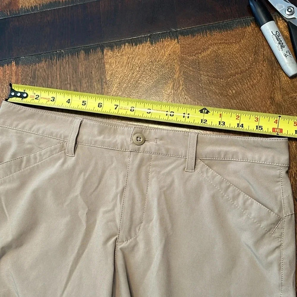 Eddie Bauer crop/capri pants size 10. Ruched side leg detail. - Picture 8 of 8